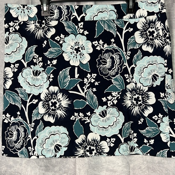 Loft Outlet Navy, Aqua and White Floral Print Skirt - size 16 - Picture 2 of 9